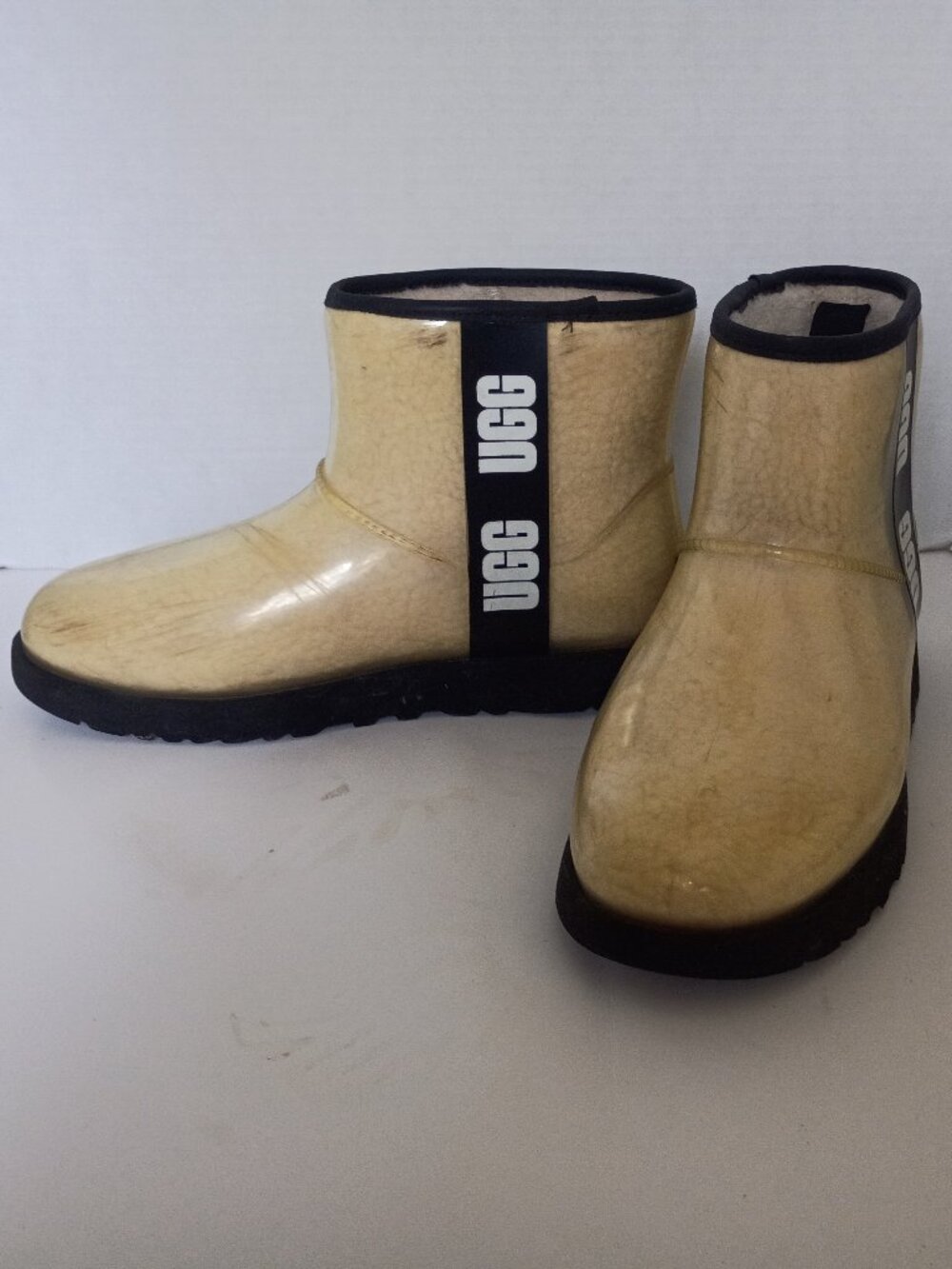 UGG Austraiia Women's Sz 11/42 Classic Clear Mini Shearling & Black Winter Boot